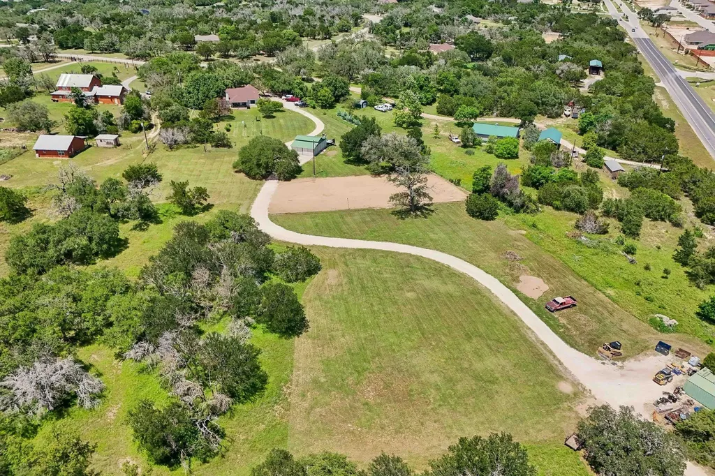 136 Thoroughbred Trace Liberty Hill TX 78642