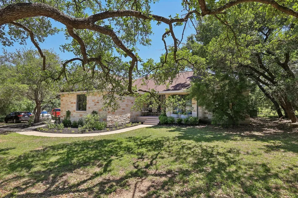 136 Thoroughbred Trace Liberty Hill TX 78642