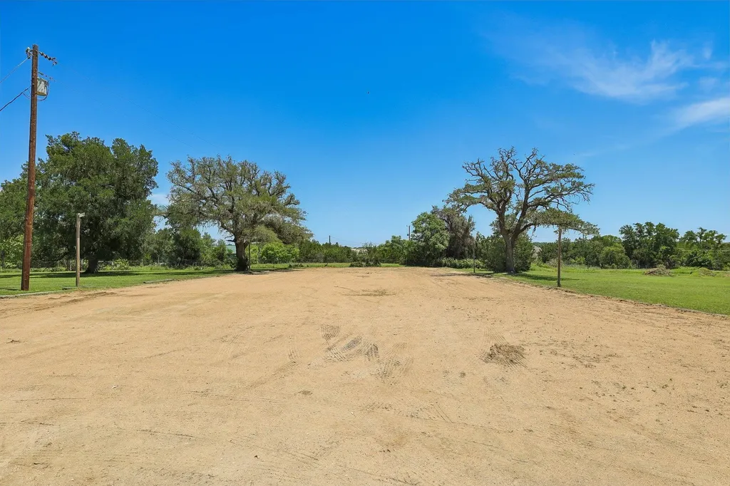 136 Thoroughbred Trace Liberty Hill TX 78642