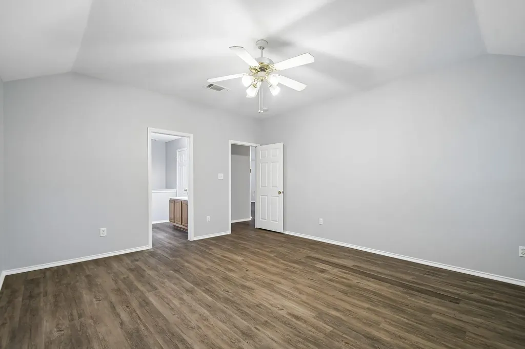 205 Cavalry Trail Elgin TX 78621