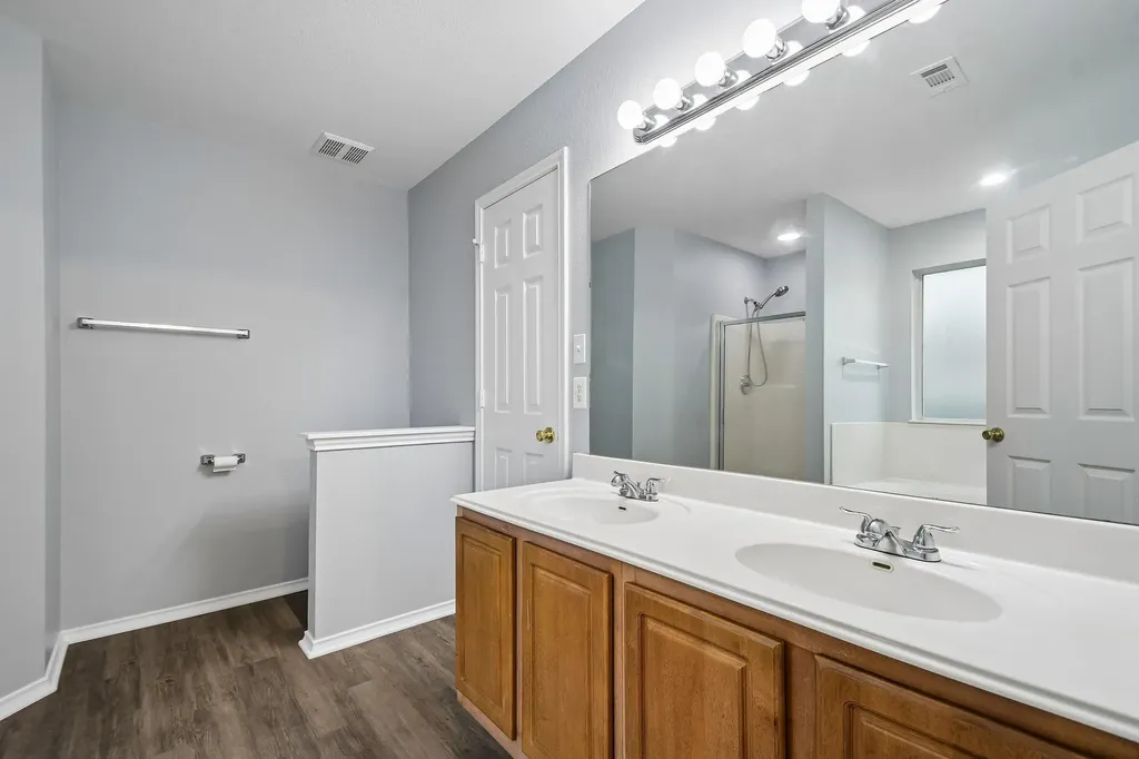205 Cavalry Trail Elgin TX 78621