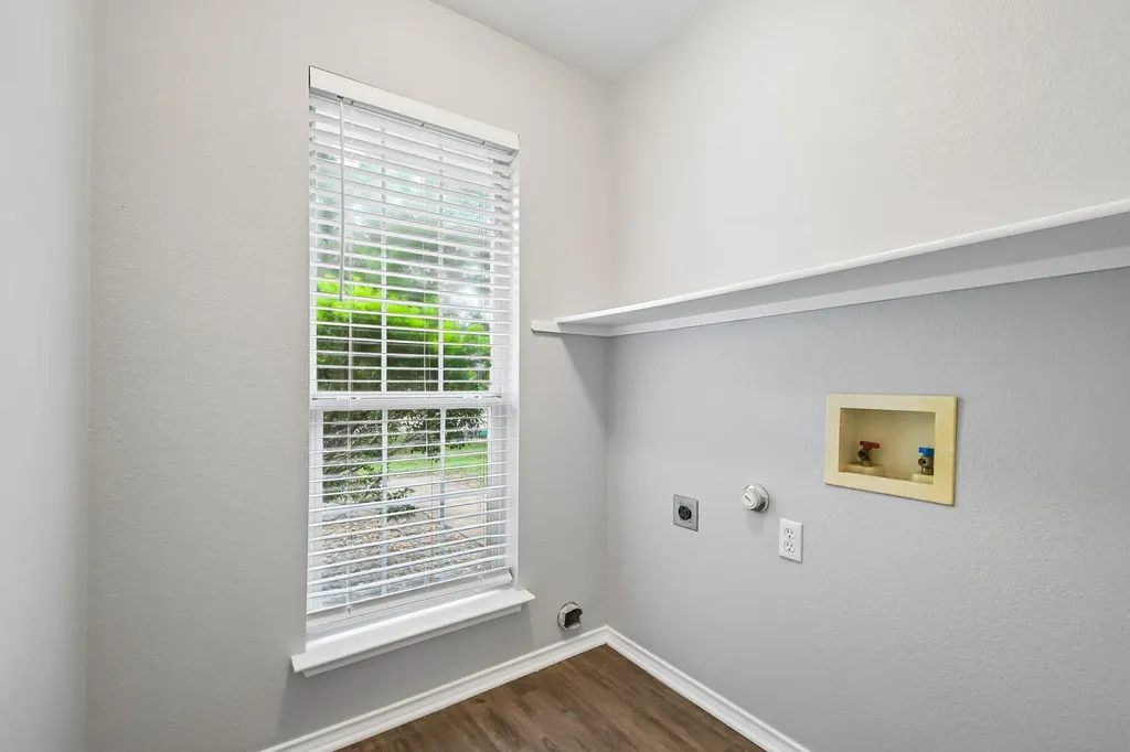 205 Cavalry Trail Elgin TX 78621