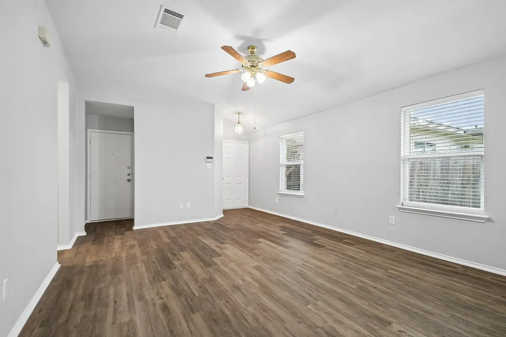 205 Cavalry Trail Elgin TX 78621