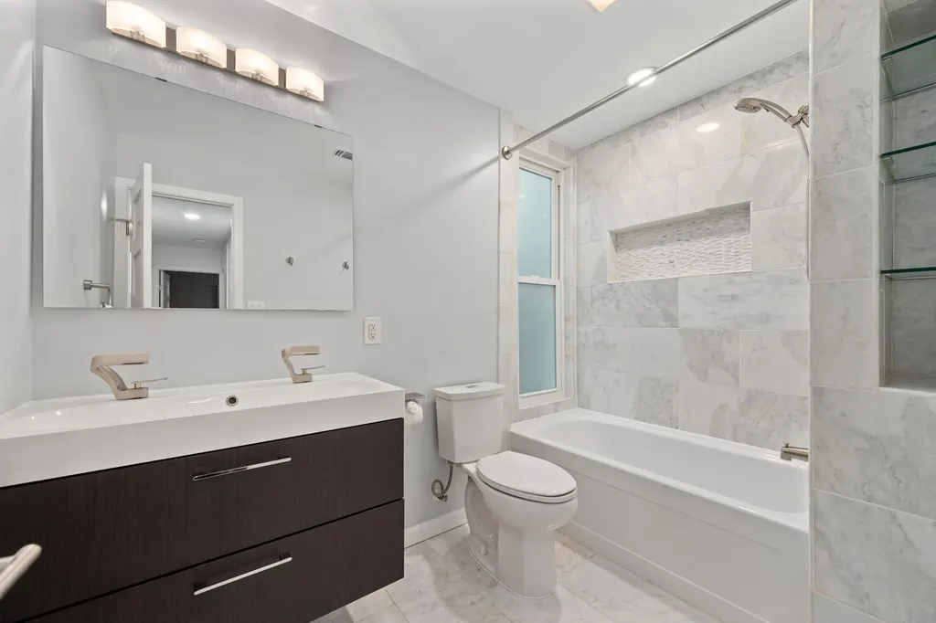 1813 Crooked Lane Austin TX 78741
