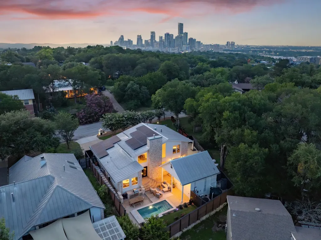 1813 Crooked Lane Austin TX 78741