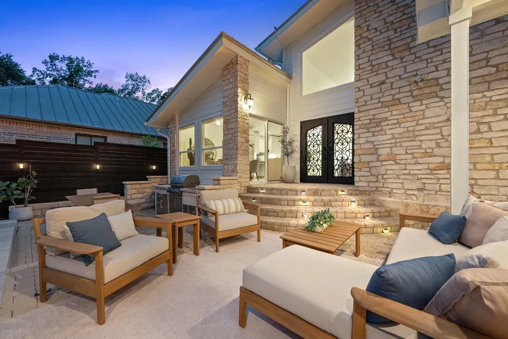 1813 Crooked Lane Austin TX 78741