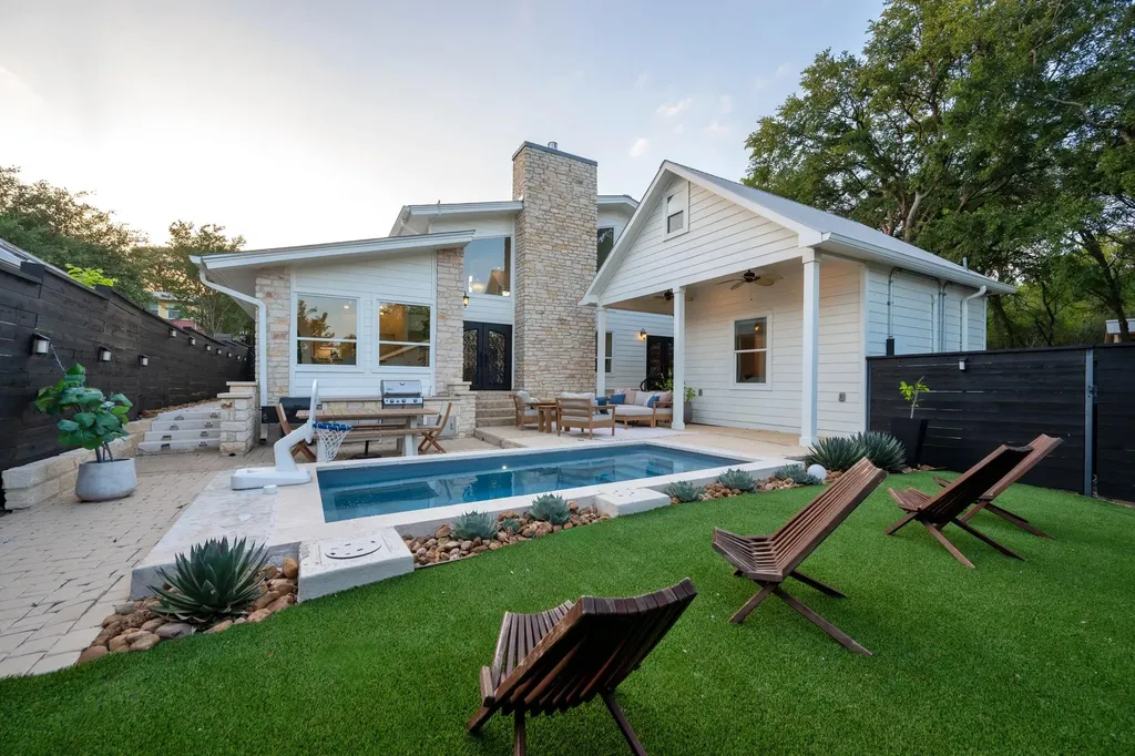 1813 Crooked Lane Austin TX 78741