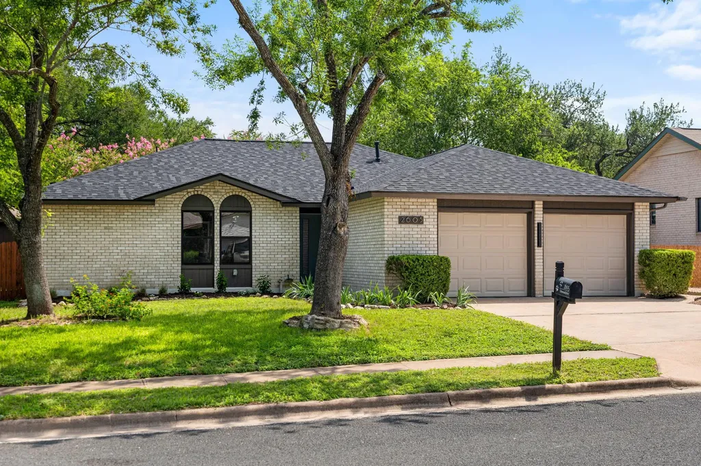 2605 Edenwood Drive Austin TX 78745
