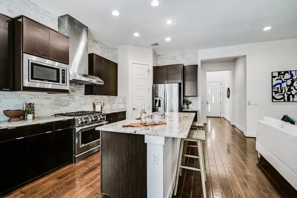 2807 Del Curto Road Austin TX 78704