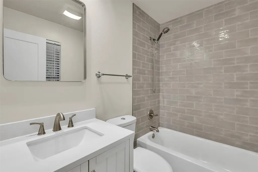 12312 Yarmont Way Austin TX 78753
