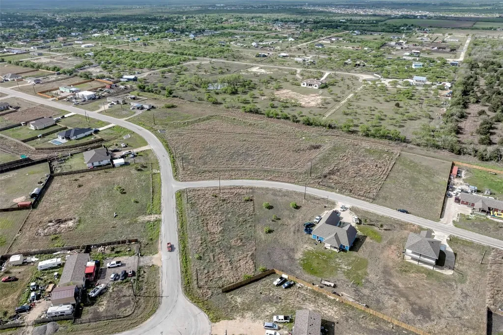256 Bianca Circle Del Valle TX 78617