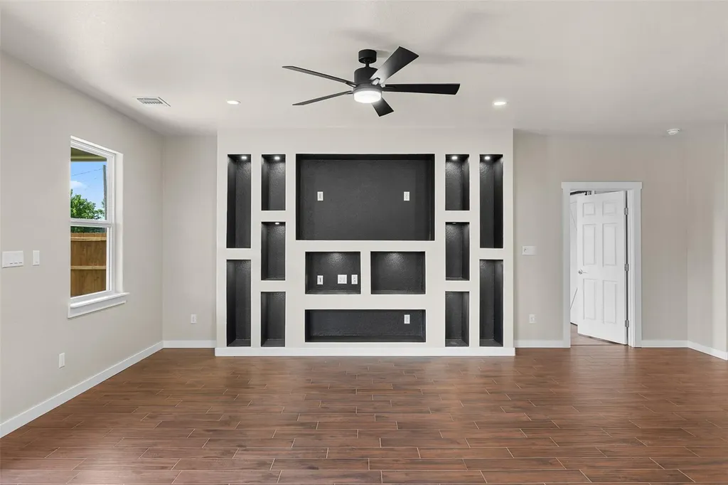 506 N Waco Street Giddings TX 78942