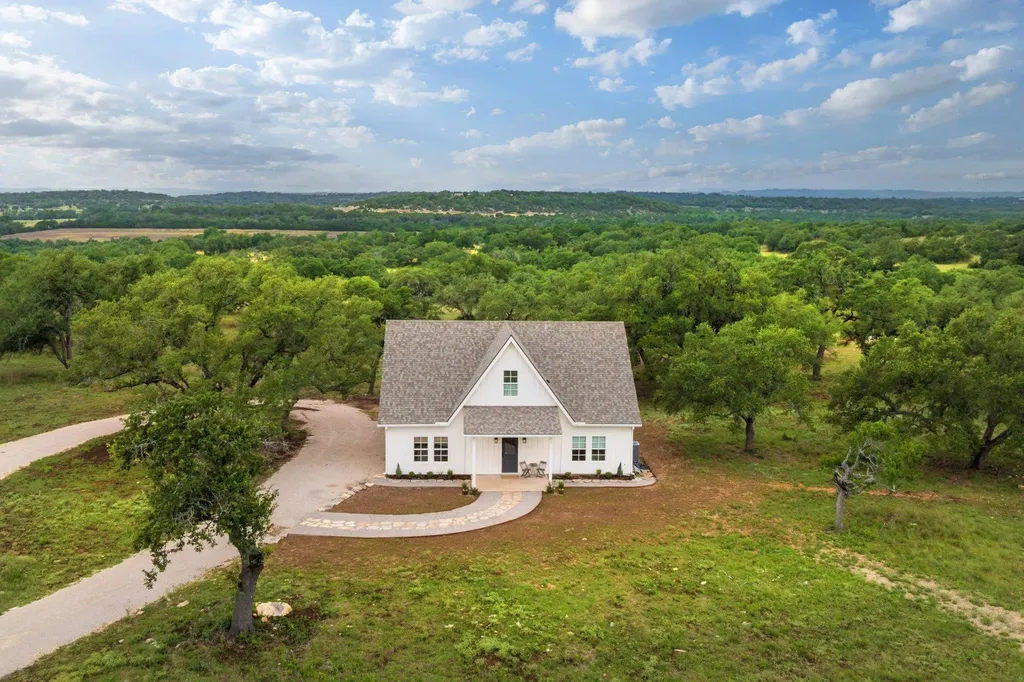 105 Colette Lane Blanco TX 78606