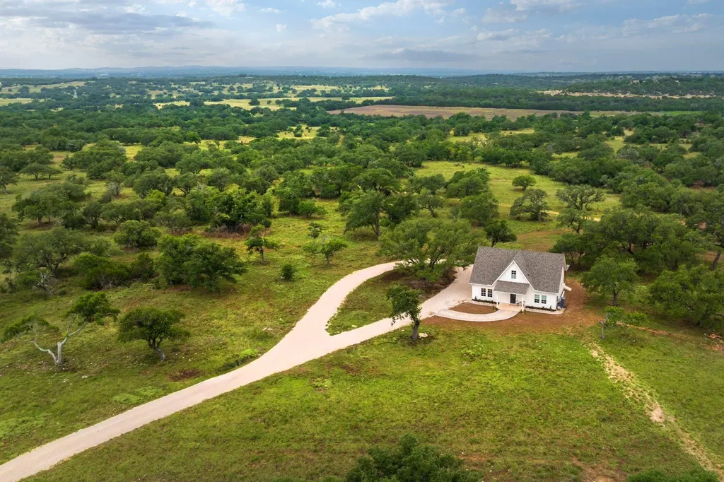 105 Colette Lane Blanco TX 78606