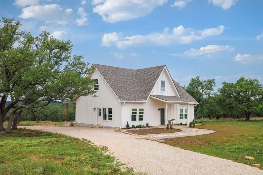 105 Colette Lane Blanco TX 78606