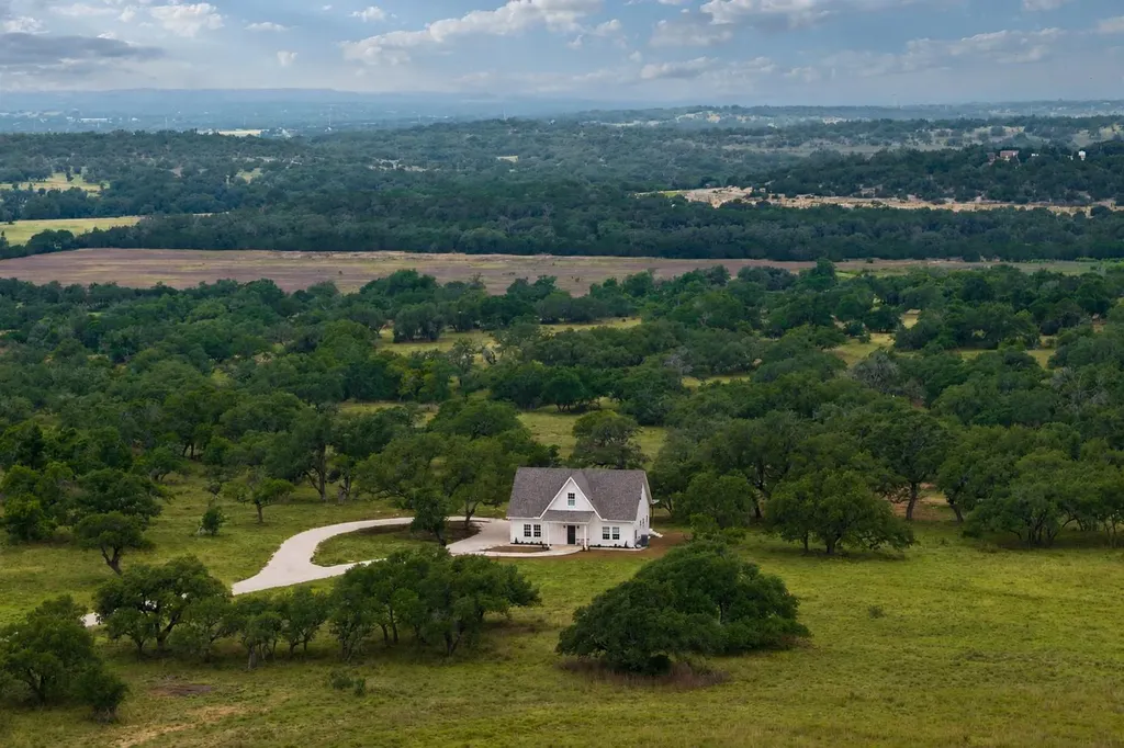105 Colette Lane Blanco TX 78606