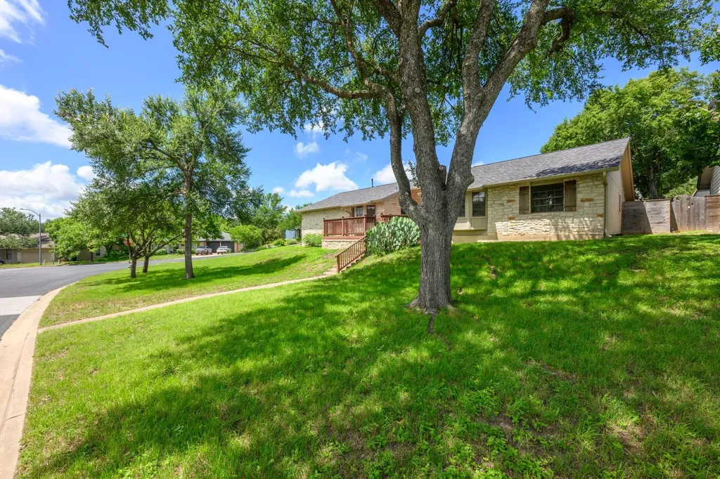 7210 Smokey Hill Road Austin TX 78736