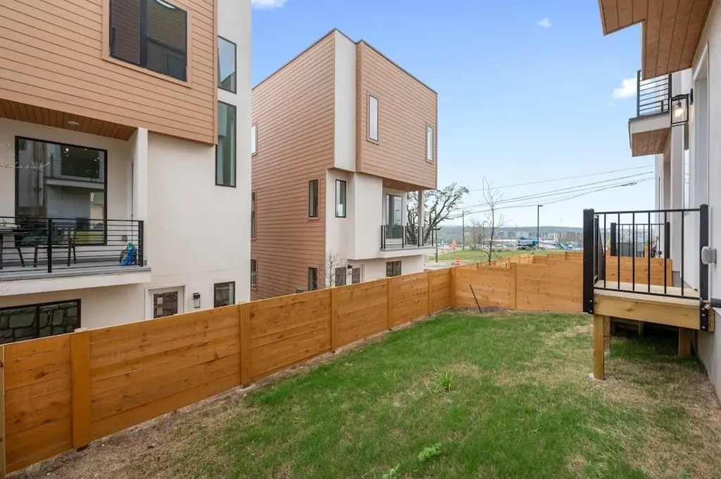 6823 Wolfcreek Pass Austin TX 78749