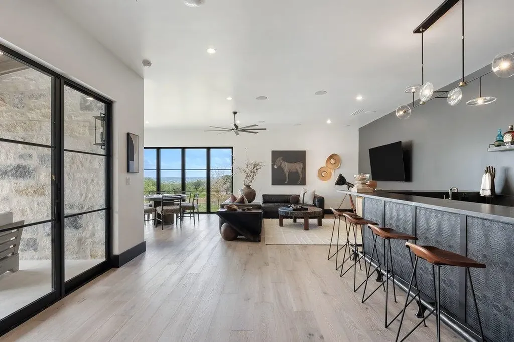 27031 Haynie Flat Road Spicewood TX 78669