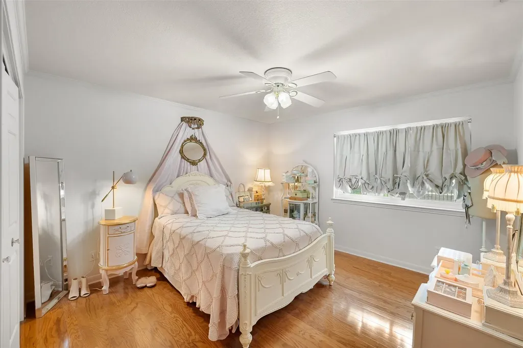 1102 N F Avenue Elgin TX 78621