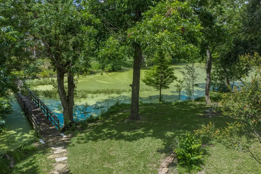 1102 N F Avenue Elgin TX 78621