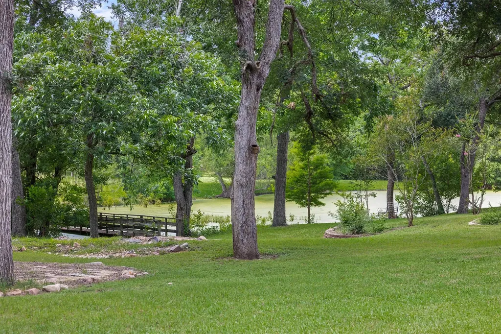 1102 N F Avenue Elgin TX 78621