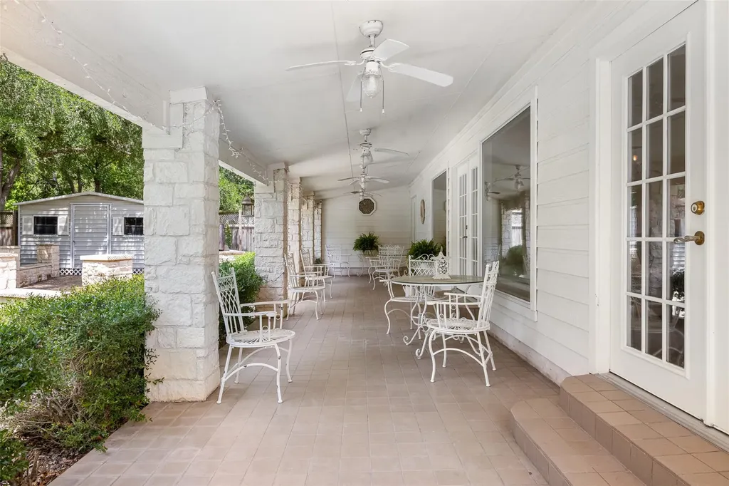 1102 N F Avenue Elgin TX 78621