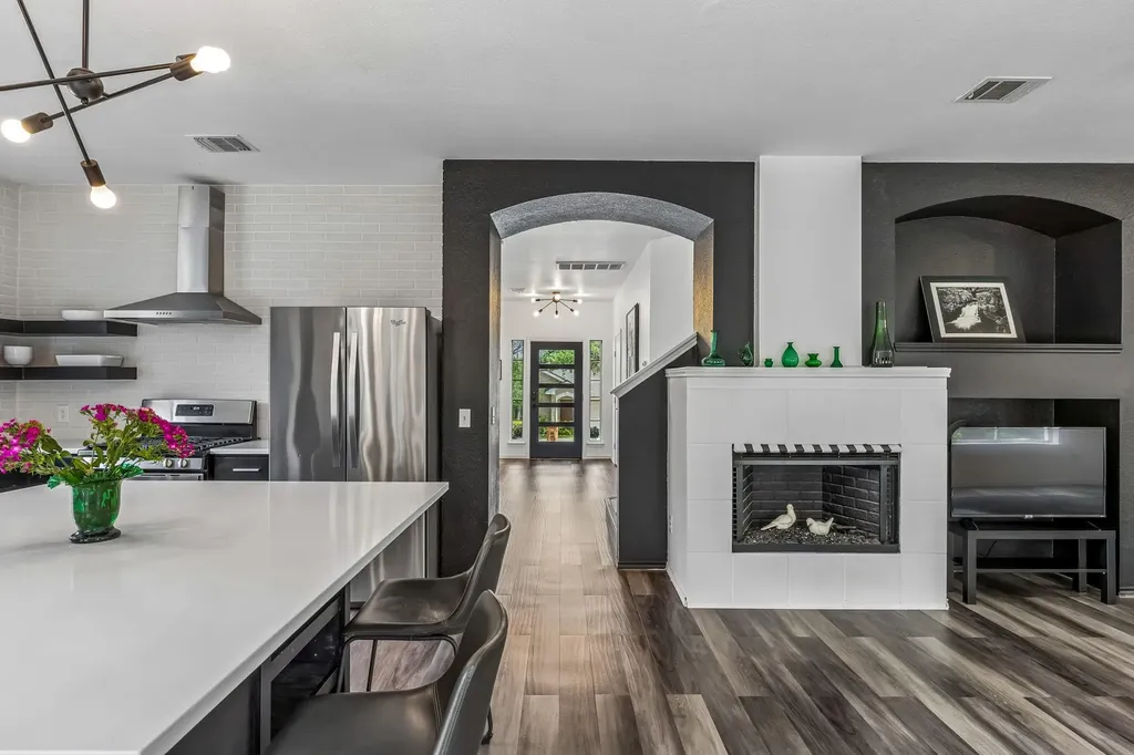 6804 Gabion Drive Austin TX 78749