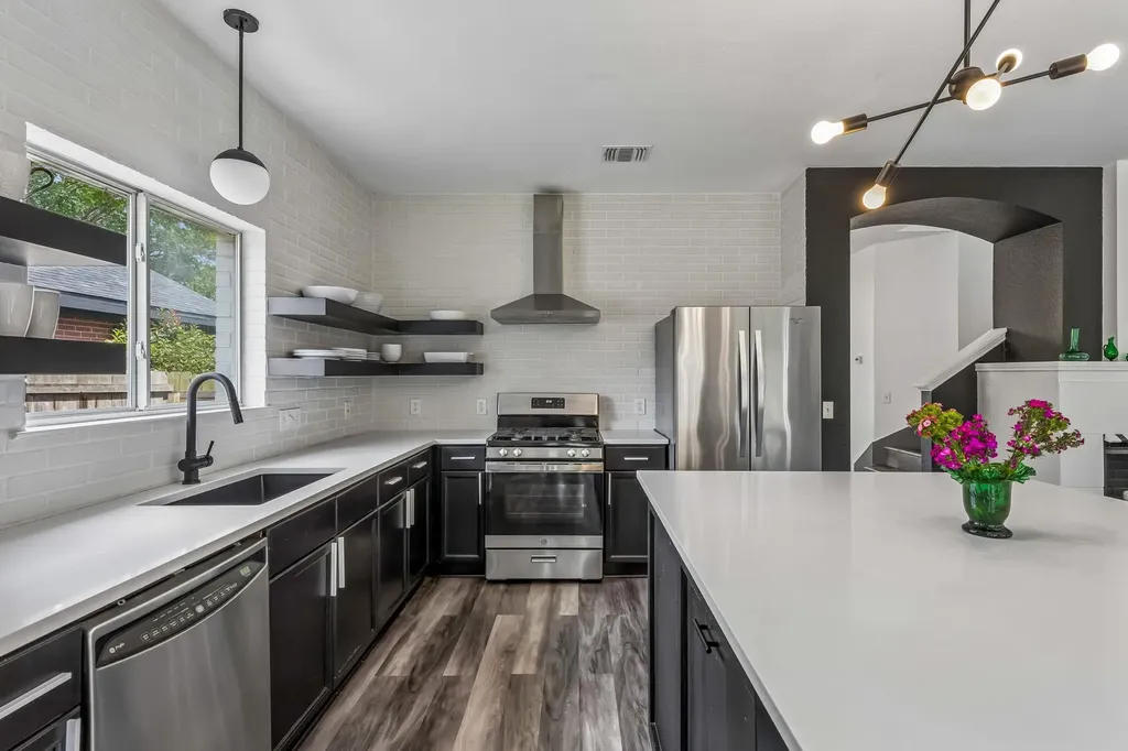 6804 Gabion Drive Austin TX 78749