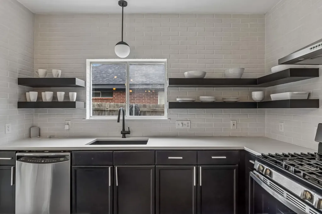 6804 Gabion Drive Austin TX 78749