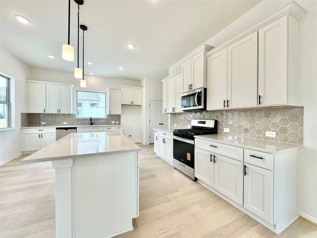 436 Treadwell Lane Kyle TX 78640