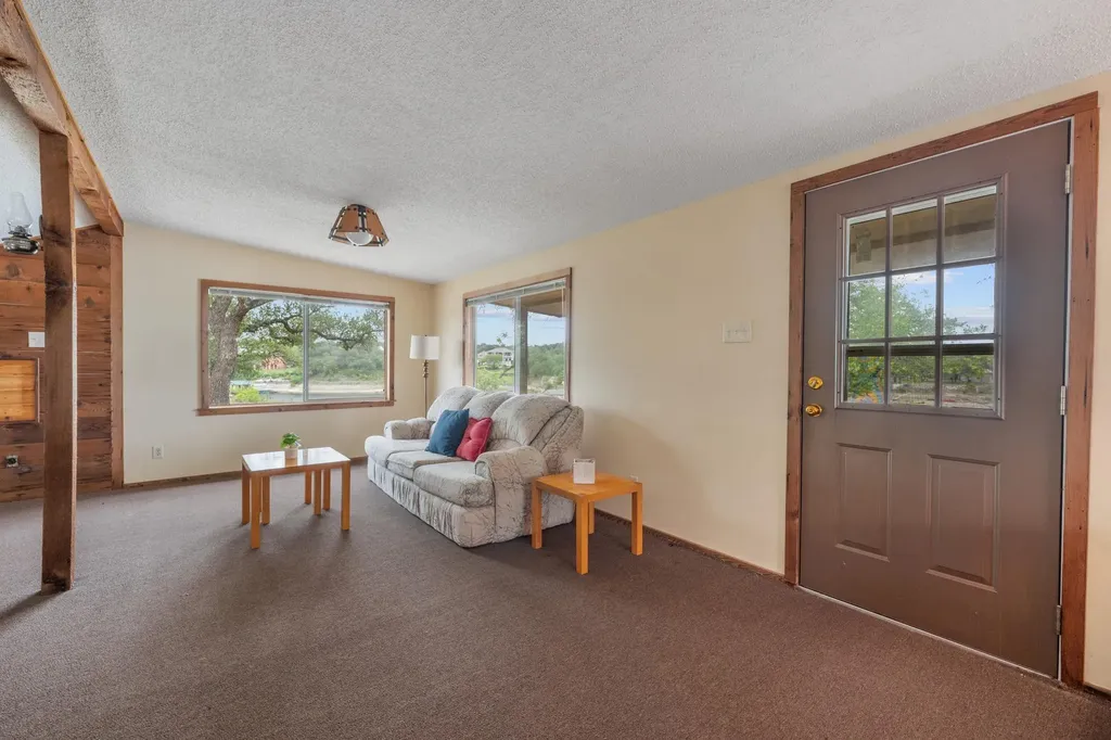 1106 Hurst Hollow Austin TX 78734