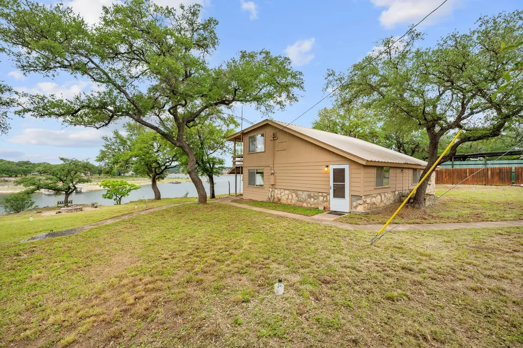 1106 Hurst Hollow Austin TX 78734