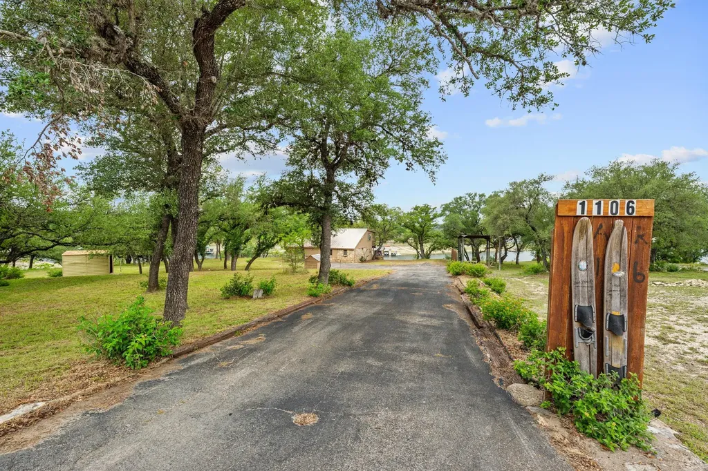 1106 Hurst Hollow Austin TX 78734