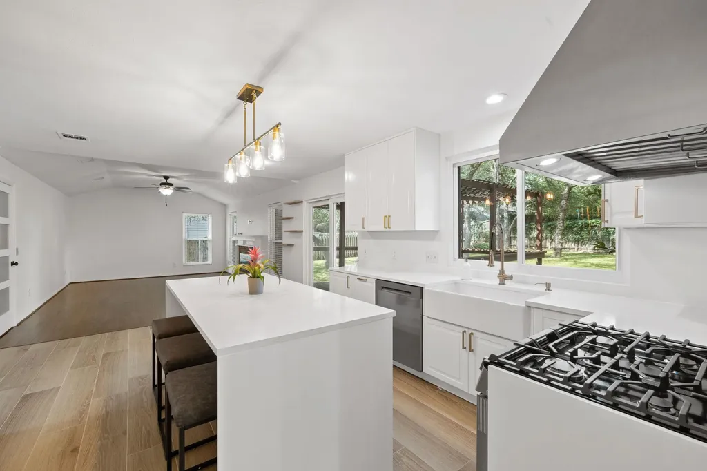 11202 Holster Court Austin TX 78748