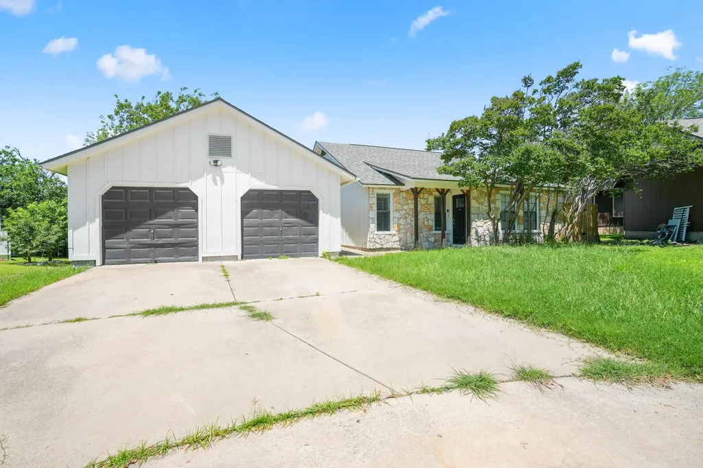 1606 Dale Cove Round Rock TX 78664