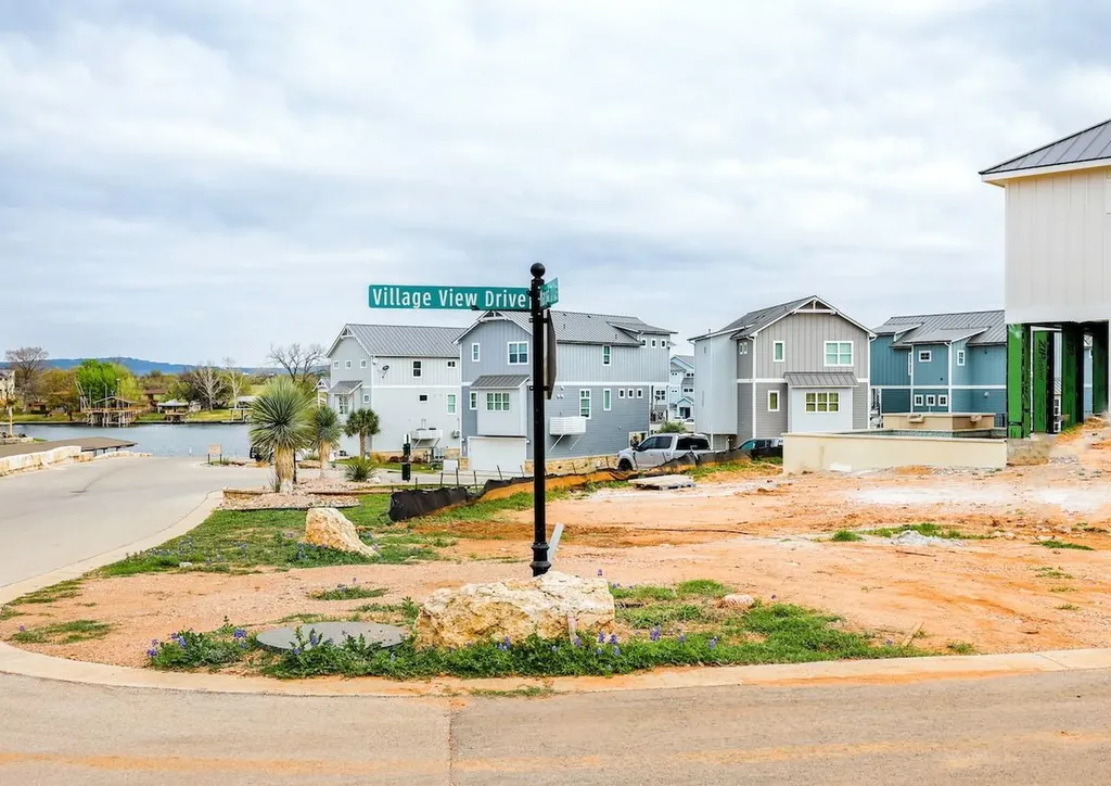 104 Village View Drive Kingsland TX 78639