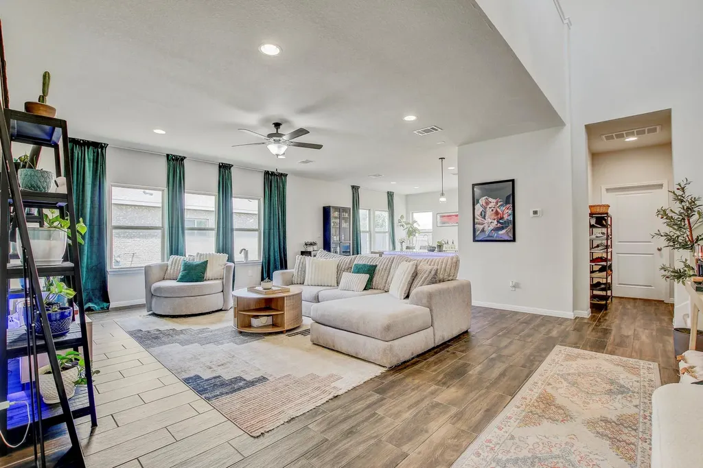 12413 Ostrich Trail Manor TX 78653