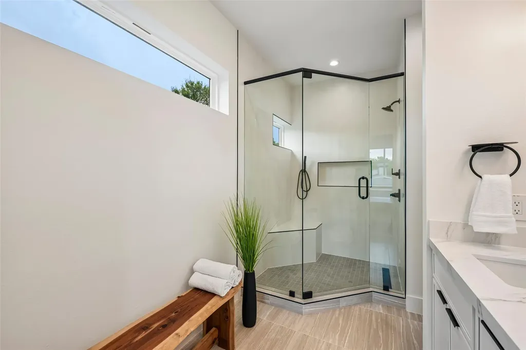513 W Odell Street Austin TX 78752