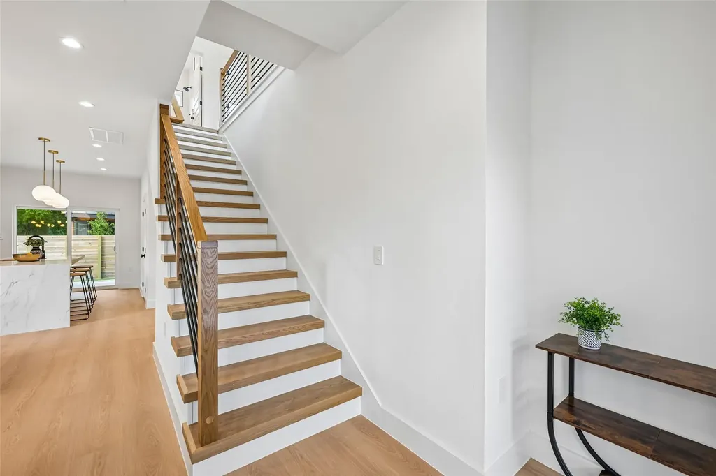 513 W Odell Street Austin TX 78752