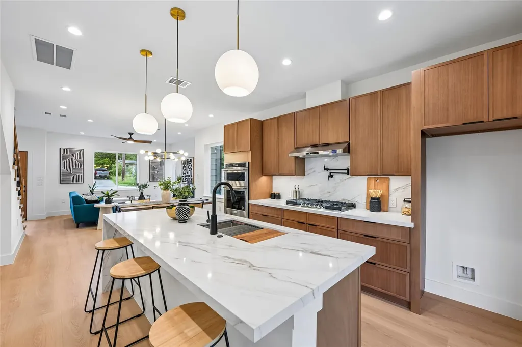 513 W Odell Street Austin TX 78752