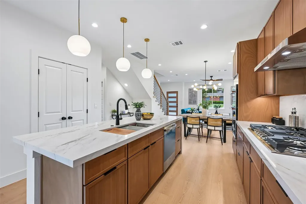 513 W Odell Street Austin TX 78752