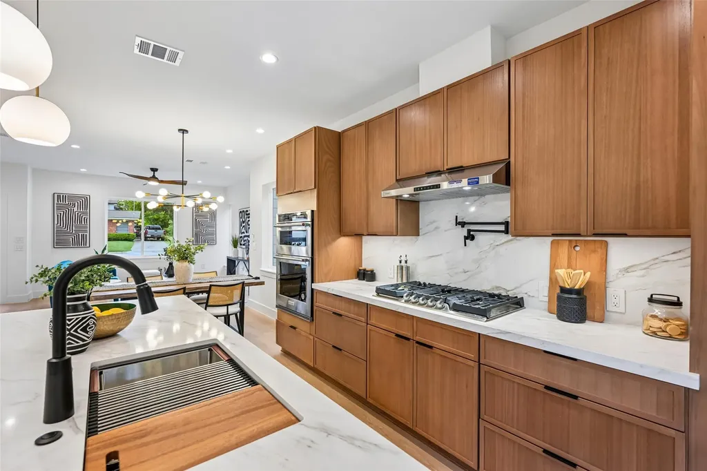 513 W Odell Street Austin TX 78752