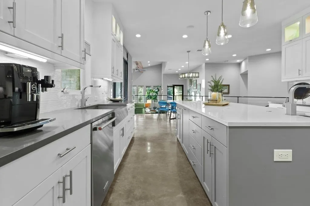 809 N Shorewood Drive Granite Shoals TX 78654