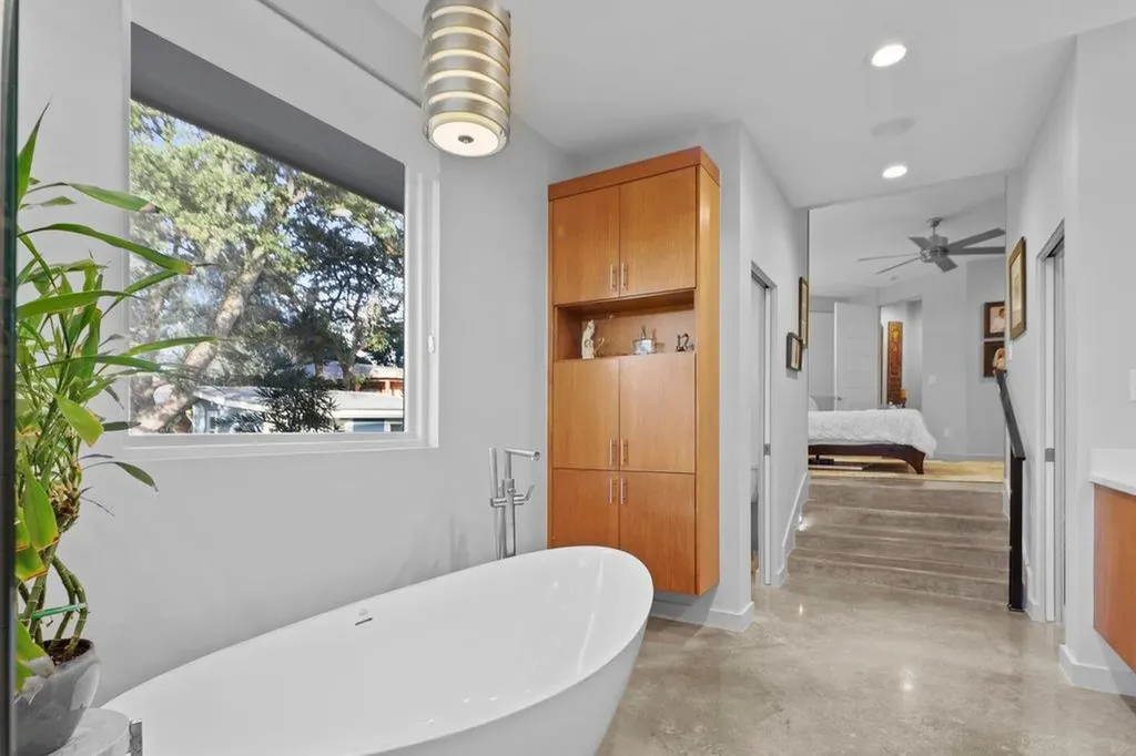 809 N Shorewood Drive Granite Shoals TX 78654