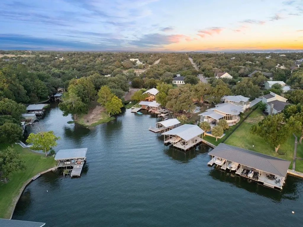 809 N Shorewood Drive Granite Shoals TX 78654