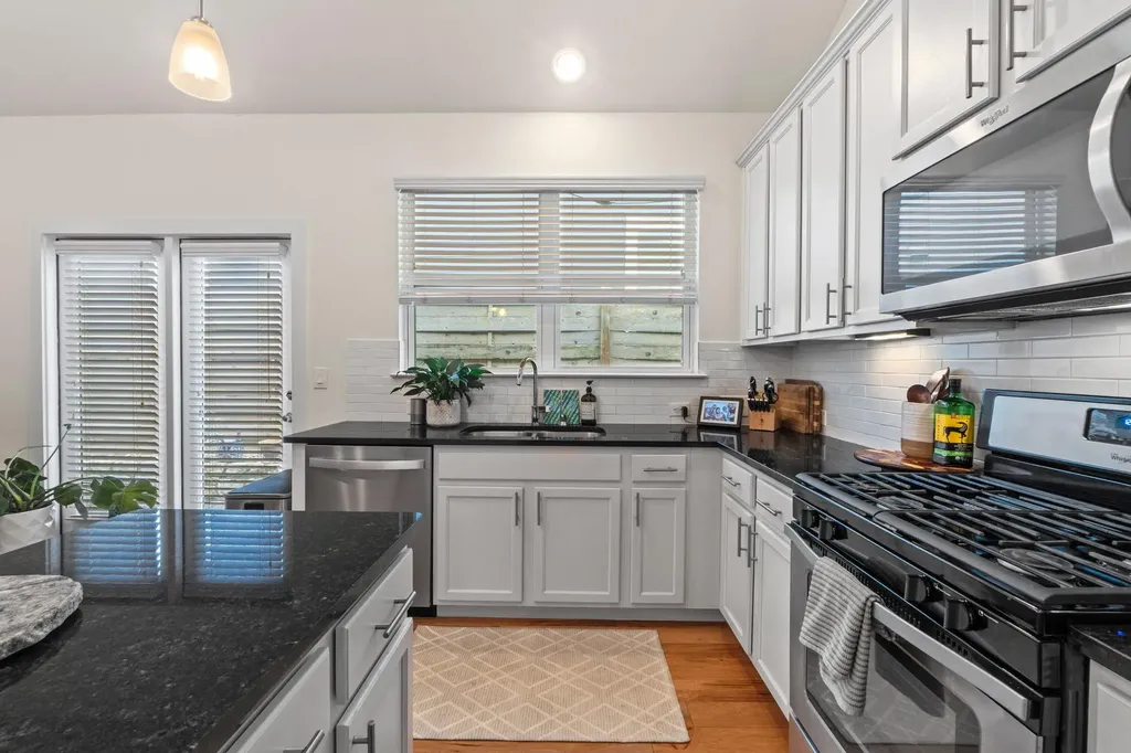 2100 Hermia Street Austin TX 78741