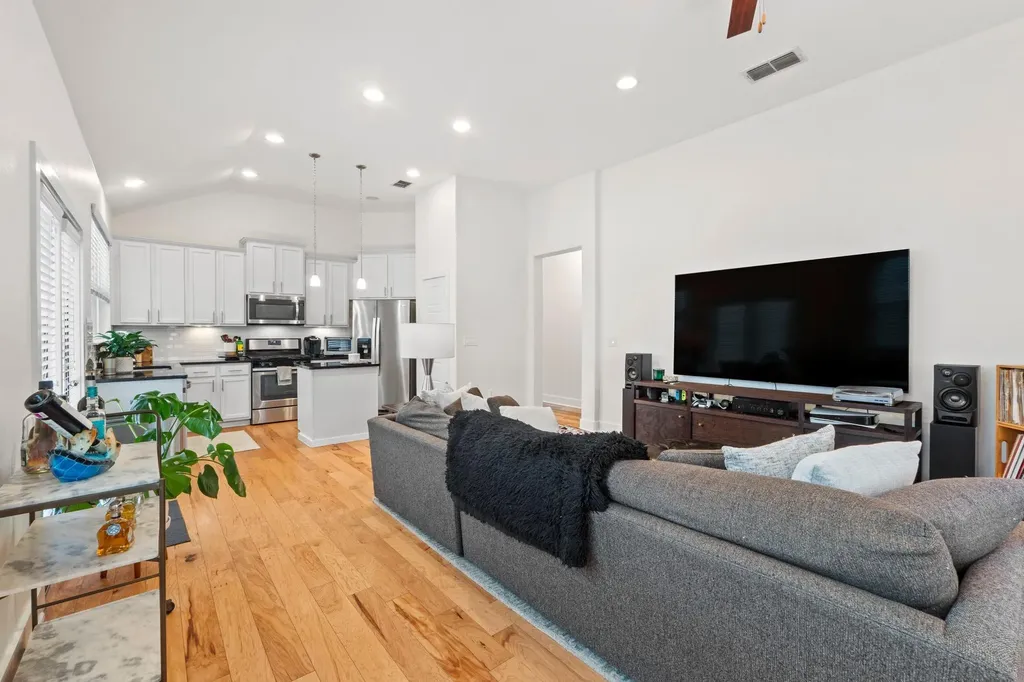 2100 Hermia Street Austin TX 78741