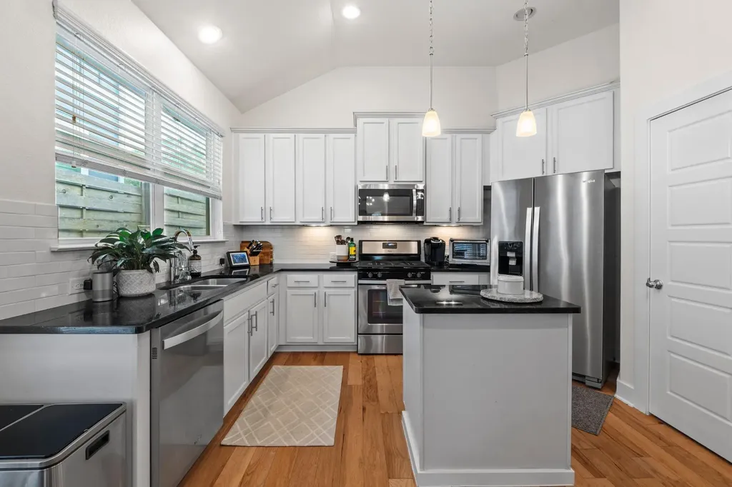 2100 Hermia Street Austin TX 78741