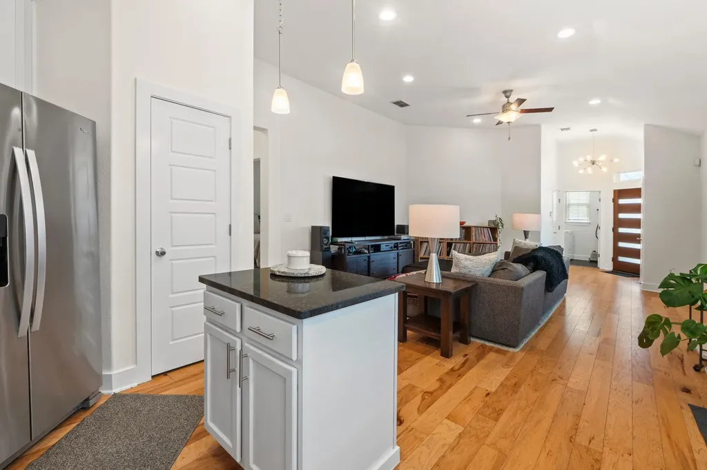 2100 Hermia Street Austin TX 78741